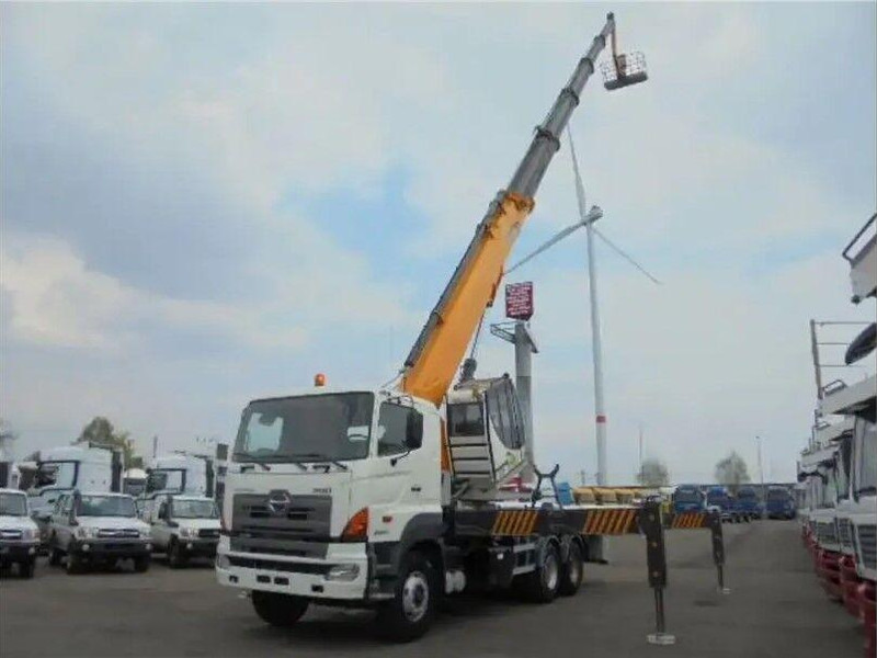 Hino 700 3441 6X4 Emelőkosaras 22,8m - Вантажівка, Вантажівка з маніпулятором: фото 2 Hino 700 3441 6X4 Emelőkosaras 22,8m - Вантажівка, Вантажівка з маніпулятором: фото 2