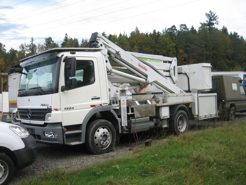 Mercedes-Benz Atego 1324 Bucket truck - Tecchio 27 m - Вантажівка, Вантажівка з маніпулятором: фото 1 Mercedes-Benz Atego 1324 Bucket truck - Tecchio 27 m - Вантажівка, Вантажівка з маніпулятором: фото 1