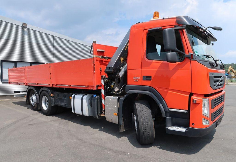 Volvo FM 330 6x2 - Бортова вантажівка/ Платформа, Вантажівка з маніпулятором: фото 1 Volvo FM 330 6x2 - Бортова вантажівка/ Платформа, Вантажівка з маніпулятором: фото 1