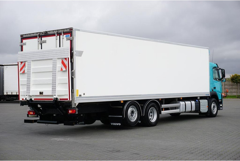 Volvo FM / 330 / E 6 / CHŁODNIA + WINDA / 23 PALETY / OŚ SKRĘTNA / DŁ - Рефрижератор вантажівка: фото 5 Volvo FM / 330 / E 6 / CHŁODNIA + WINDA / 23 PALETY / OŚ SKRĘTNA / DŁ - Рефрижератор вантажівка: фото 5