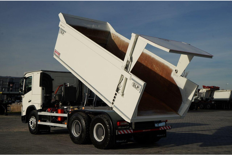 Volvo FMX 550 / 6x4 / WYWROTKA / WOZIDŁO / HARDOX / HYDRAULICZNA KLAPA - Самоскид вантажівка: фото 3 Volvo FMX 550 / 6x4 / WYWROTKA / WOZIDŁO / HARDOX / HYDRAULICZNA KLAPA - Самоскид вантажівка: фото 3