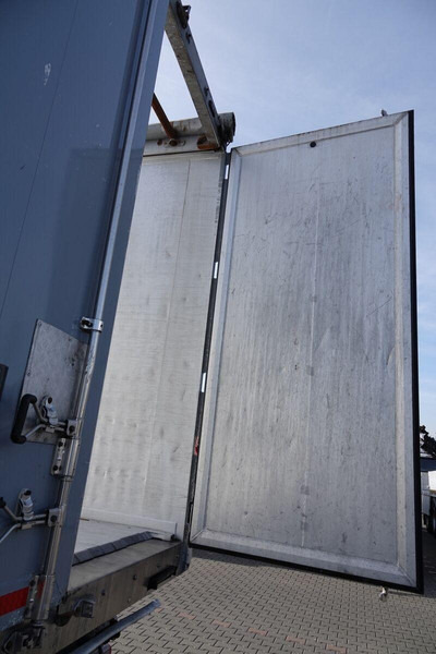 З рухомою підлогою напівпричіп kraker WALKING FLOOR / RUCHOMA PODŁOGA / 92 M3 / OŚ PODNOSZONA / WAGA 7: фото 14 З рухомою підлогою напівпричіп kraker WALKING FLOOR / RUCHOMA PODŁOGA / 92 M3 / OŚ PODNOSZONA / WAGA 7: фото 14