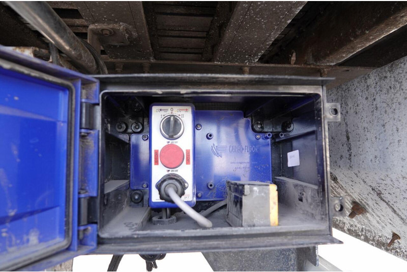 З рухомою підлогою напівпричіп kraker WALKING FLOOR / RUCHOMA PODŁOGA / 92 M3 / OŚ PODNOSZONA / WAGA 7: фото 19 З рухомою підлогою напівпричіп kraker WALKING FLOOR / RUCHOMA PODŁOGA / 92 M3 / OŚ PODNOSZONA / WAGA 7: фото 19