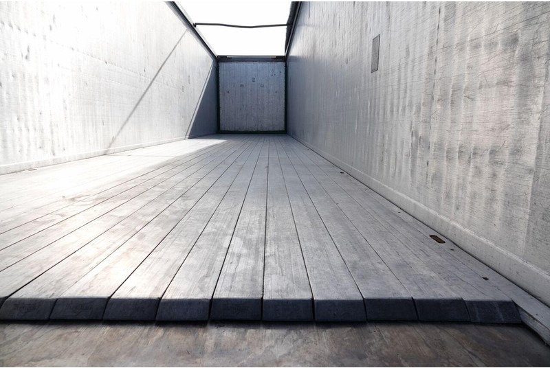 З рухомою підлогою напівпричіп kraker WALKING FLOOR / RUCHOMA PODŁOGA / 92 M3 / OŚ PODNOSZONA / WAGA 7: фото 15 З рухомою підлогою напівпричіп kraker WALKING FLOOR / RUCHOMA PODŁOGA / 92 M3 / OŚ PODNOSZONA / WAGA 7: фото 15