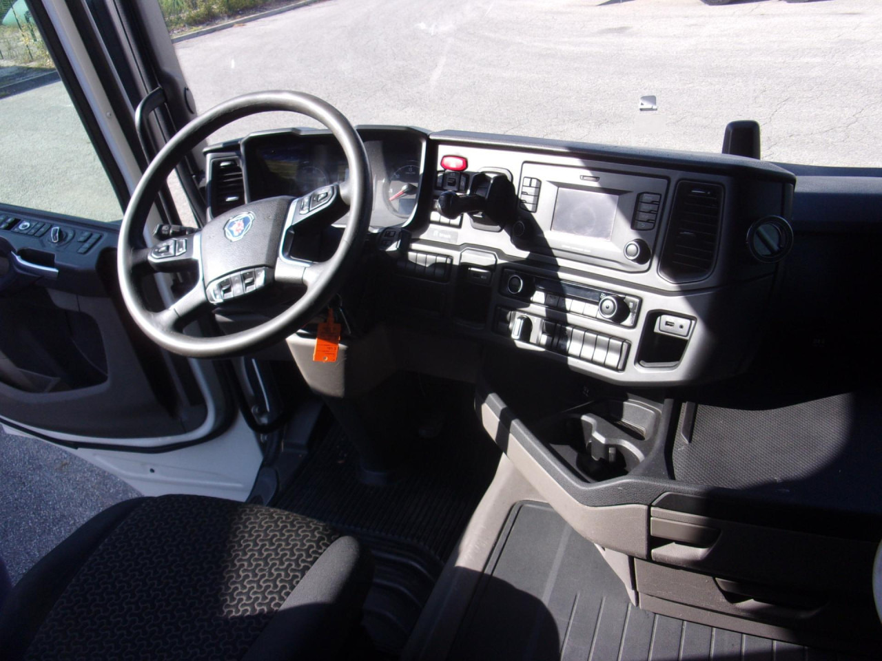 SCANIA R 450 A4x2NA - Тягач: фото 3 SCANIA R 450 A4x2NA - Тягач: фото 3