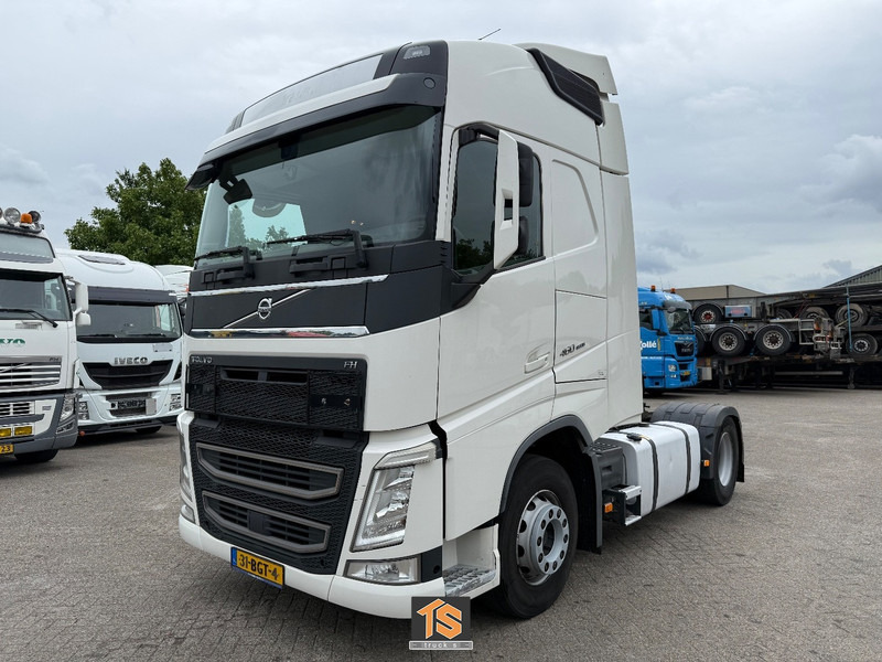 Volvo FH EURO 6 - AUTOMATIC - 2 TANKS - NL TRUCK - APK/TUV 02/2026 - NEW TACHO - TOP! - Тягач: фото 1 Volvo FH EURO 6 - AUTOMATIC - 2 TANKS - NL TRUCK - APK/TUV 02/2026 - NEW TACHO - TOP! - Тягач: фото 1