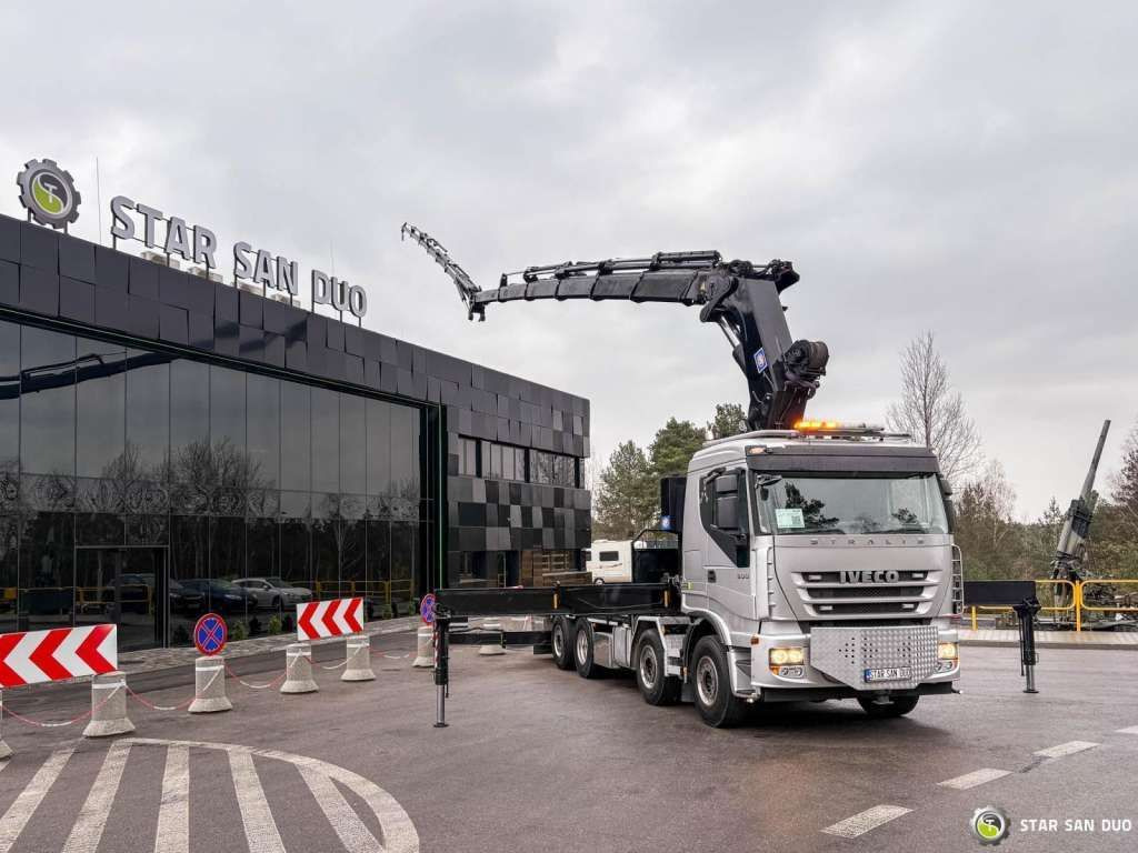 Iveco STRALIS AS320S50Y 8x2 HMF 8520-0K6 FLY JIB Winc - Вантажівка з маніпулятором: фото 1 Iveco STRALIS AS320S50Y 8x2 HMF 8520-0K6 FLY JIB Winc - Вантажівка з маніпулятором: фото 1