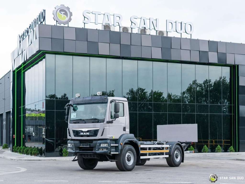 MAN TGM 18.290 4x4 Chassis Camper Single Wheels - Вантажівка шасі: фото 1 MAN TGM 18.290 4x4 Chassis Camper Single Wheels - Вантажівка шасі: фото 1