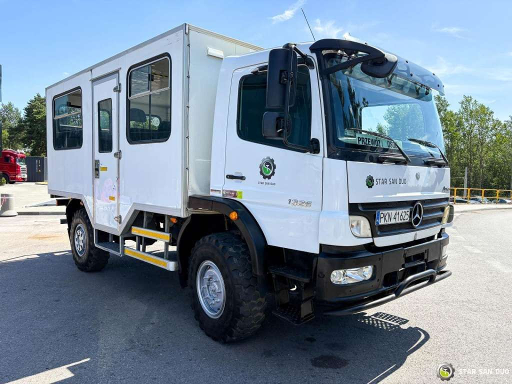 Mercedes-Benz ATEGO 1326 4x4 Double Cab Camper BUS - Вантажівка шасі: фото 5 Mercedes-Benz ATEGO 1326 4x4 Double Cab Camper BUS - Вантажівка шасі: фото 5