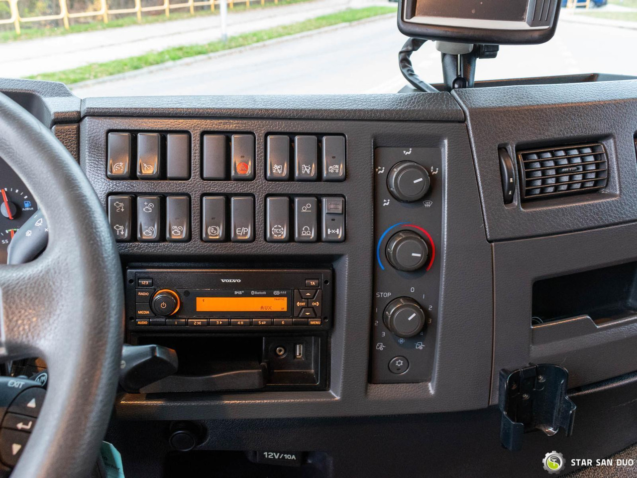 Вантажівка з маніпулятором : фото 13 Вантажівка з маніпулятором : фото 13