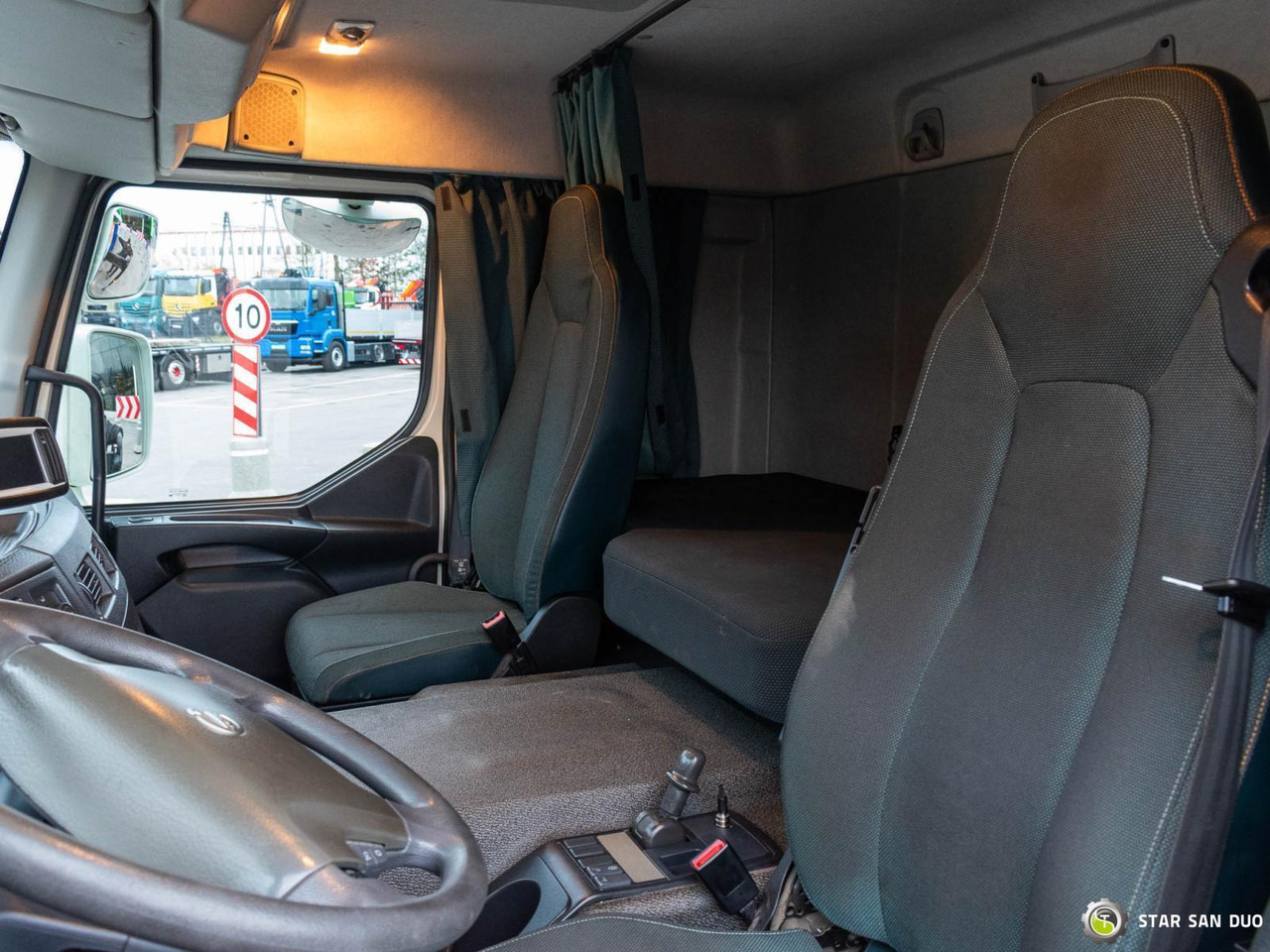 Вантажівка з маніпулятором : фото 11 Вантажівка з маніпулятором : фото 11