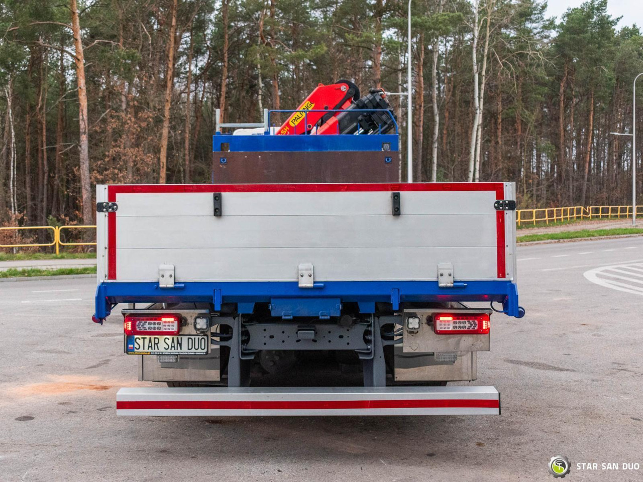 Вантажівка з маніпулятором : фото 8 Вантажівка з маніпулятором : фото 8