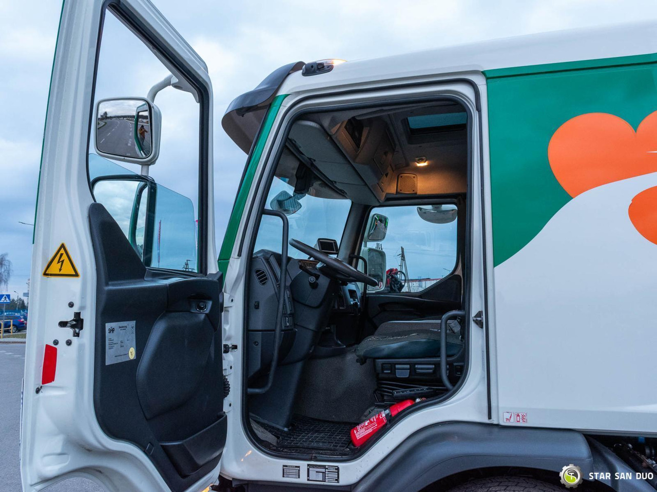 Вантажівка з маніпулятором : фото 10 Вантажівка з маніпулятором : фото 10