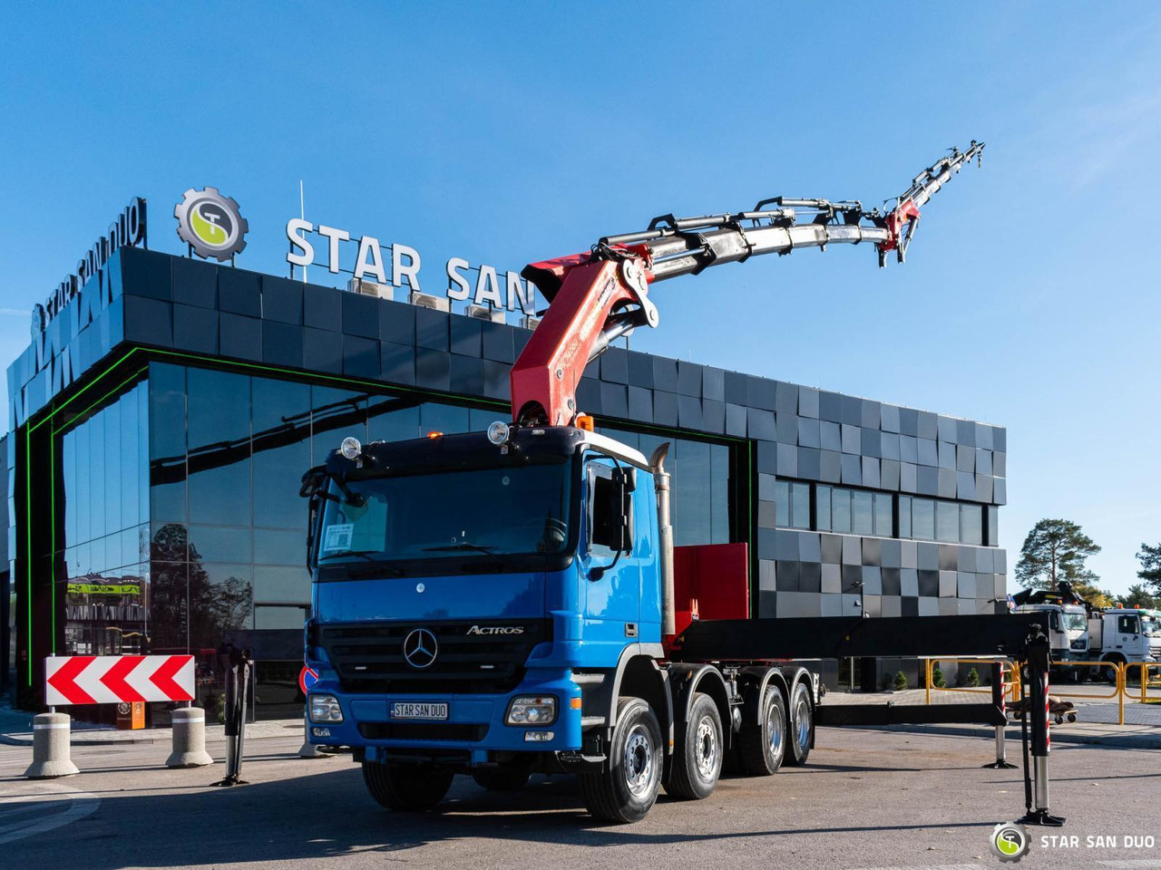 - Вантажівка з маніпулятором: фото 3 - Вантажівка з маніпулятором: фото 3