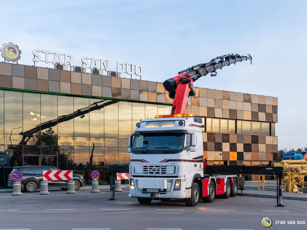 - Вантажівка з маніпулятором: фото 3 - Вантажівка з маніпулятором: фото 3