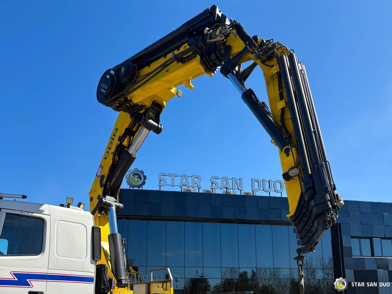 Вантажівка з маніпулятором : фото 9