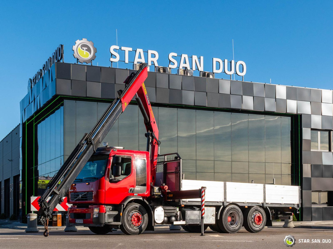 - Вантажівка з маніпулятором: фото 3 - Вантажівка з маніпулятором: фото 3