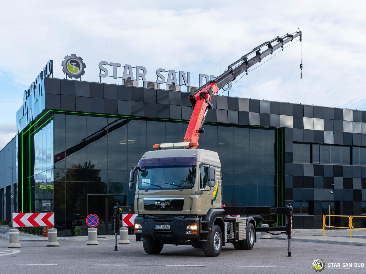 - Вантажівка з маніпулятором: фото 4 - Вантажівка з маніпулятором: фото 4