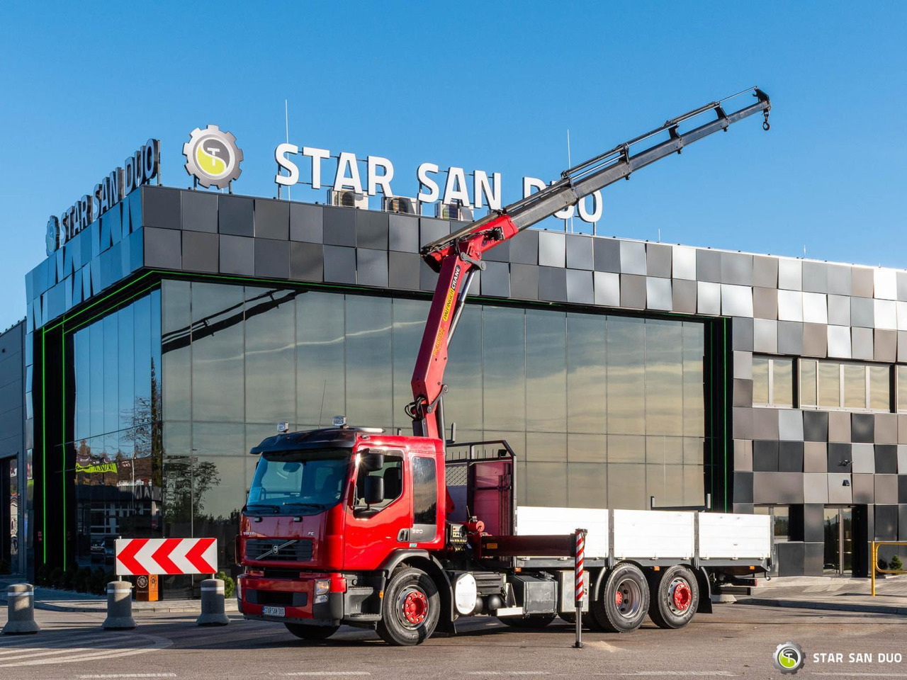 - Вантажівка з маніпулятором: фото 5 - Вантажівка з маніпулятором: фото 5