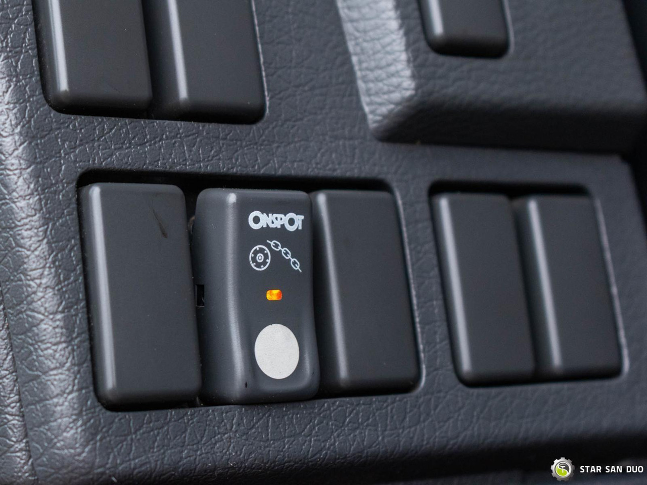 Вантажівка з маніпулятором : фото 28 Вантажівка з маніпулятором : фото 28