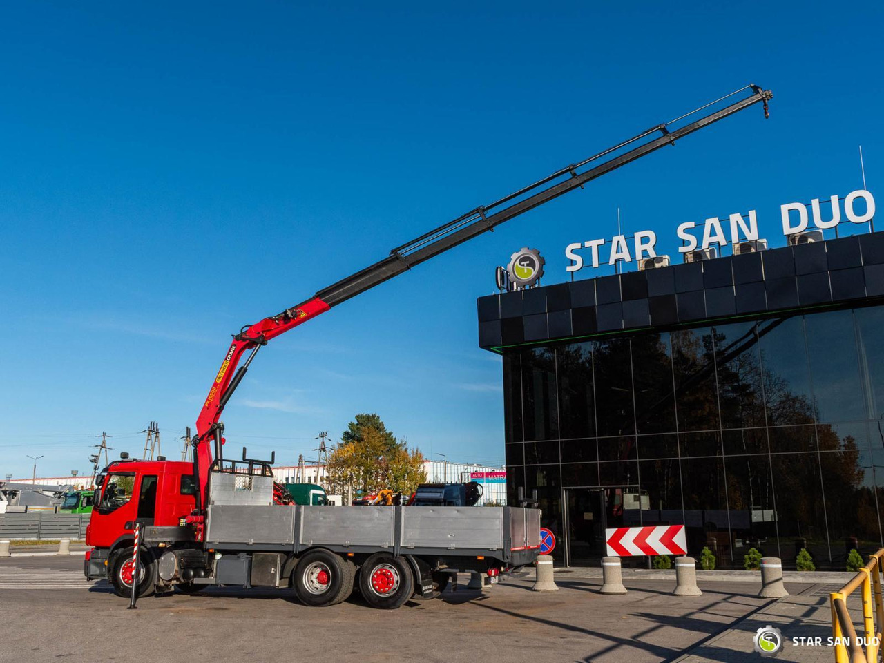 - Вантажівка з маніпулятором: фото 2 - Вантажівка з маніпулятором: фото 2