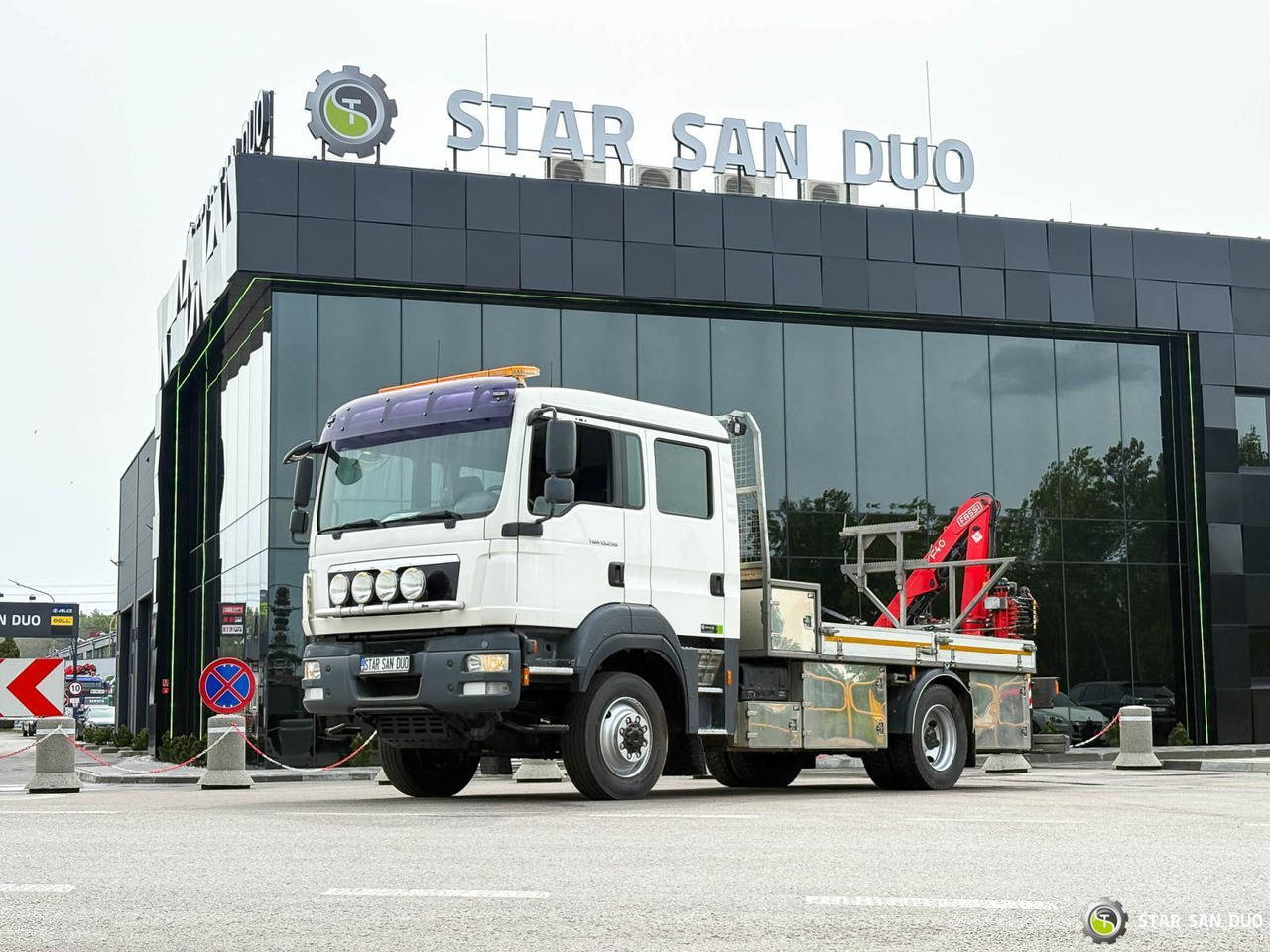 - Вантажівка з маніпулятором: фото 2 - Вантажівка з маніпулятором: фото 2