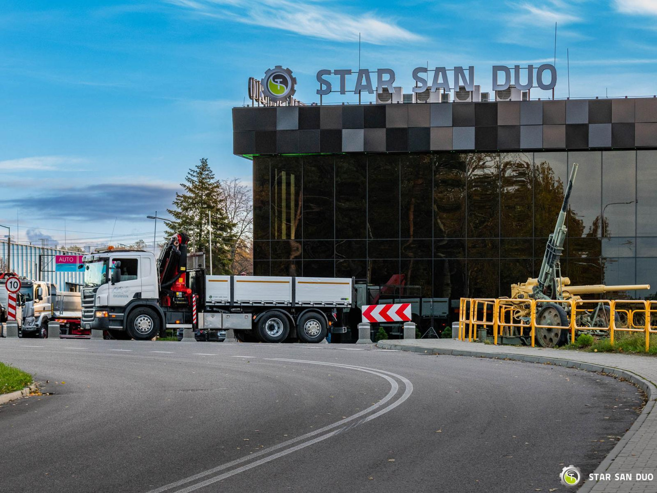 - Вантажівка з маніпулятором: фото 2 - Вантажівка з маніпулятором: фото 2