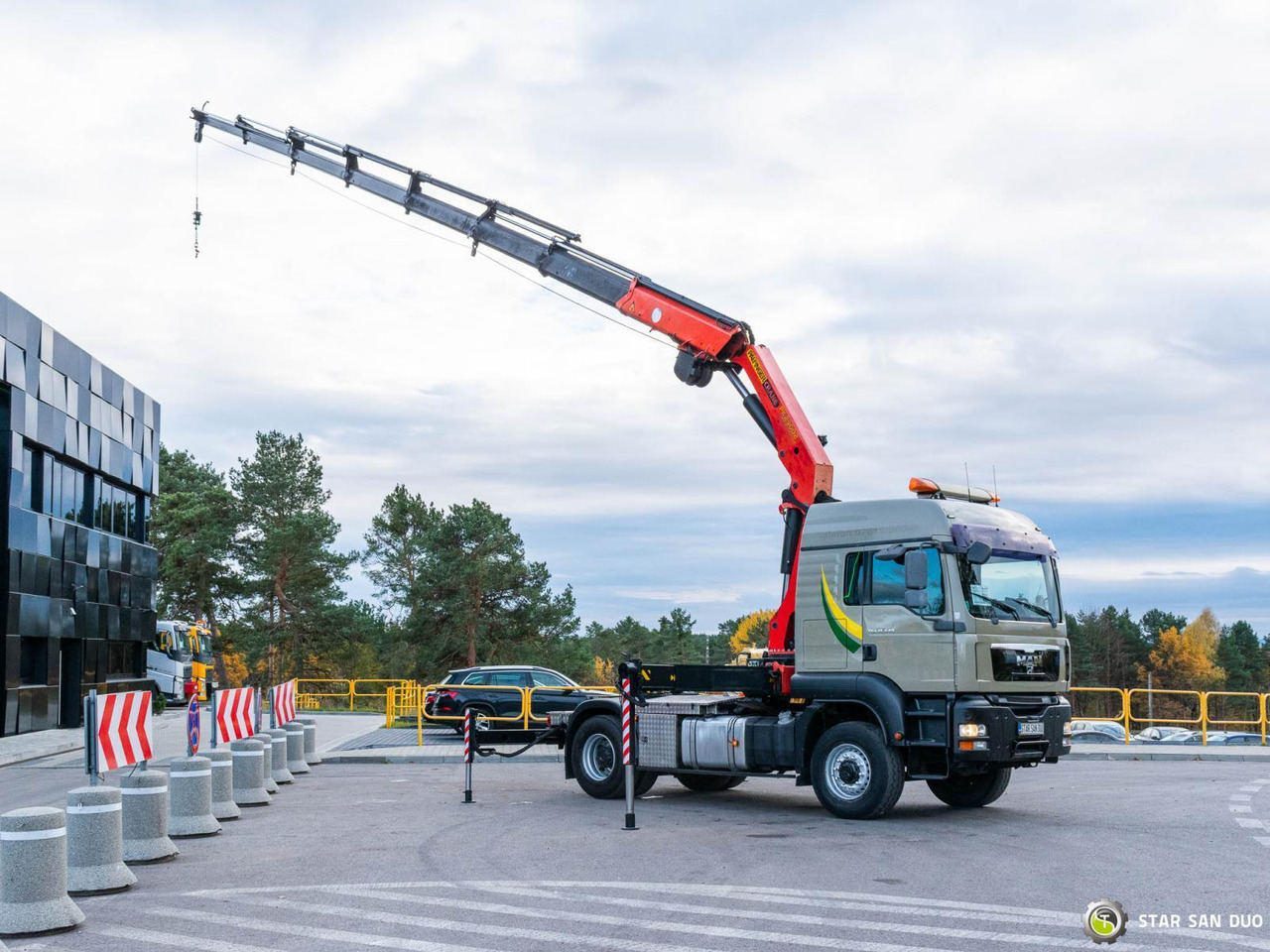 - Вантажівка з маніпулятором: фото 2 - Вантажівка з маніпулятором: фото 2