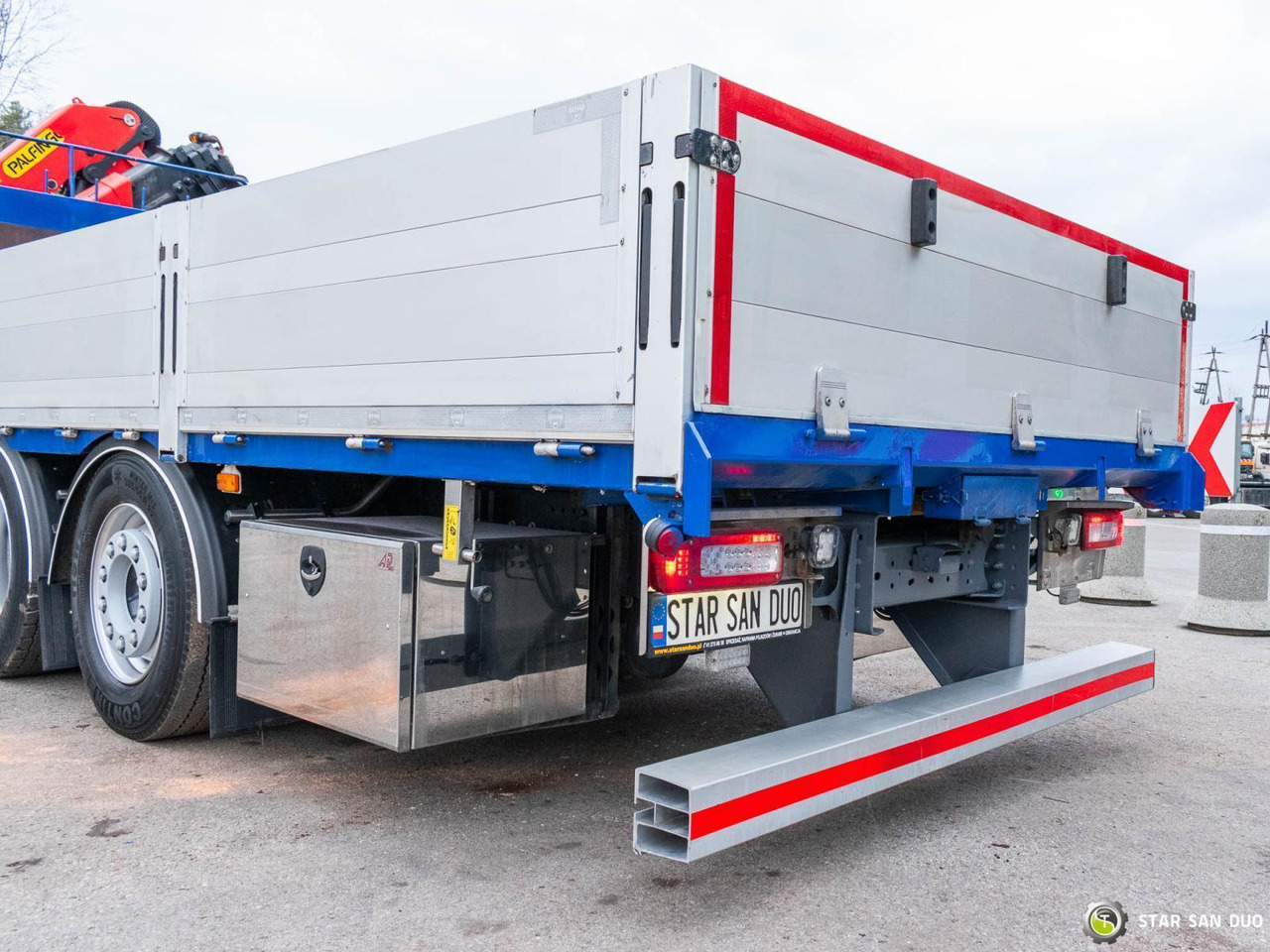 Вантажівка з маніпулятором : фото 22 Вантажівка з маніпулятором : фото 22