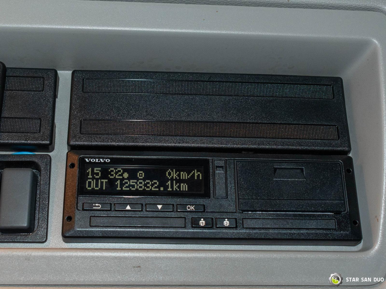 Вантажівка з маніпулятором : фото 15 Вантажівка з маніпулятором : фото 15