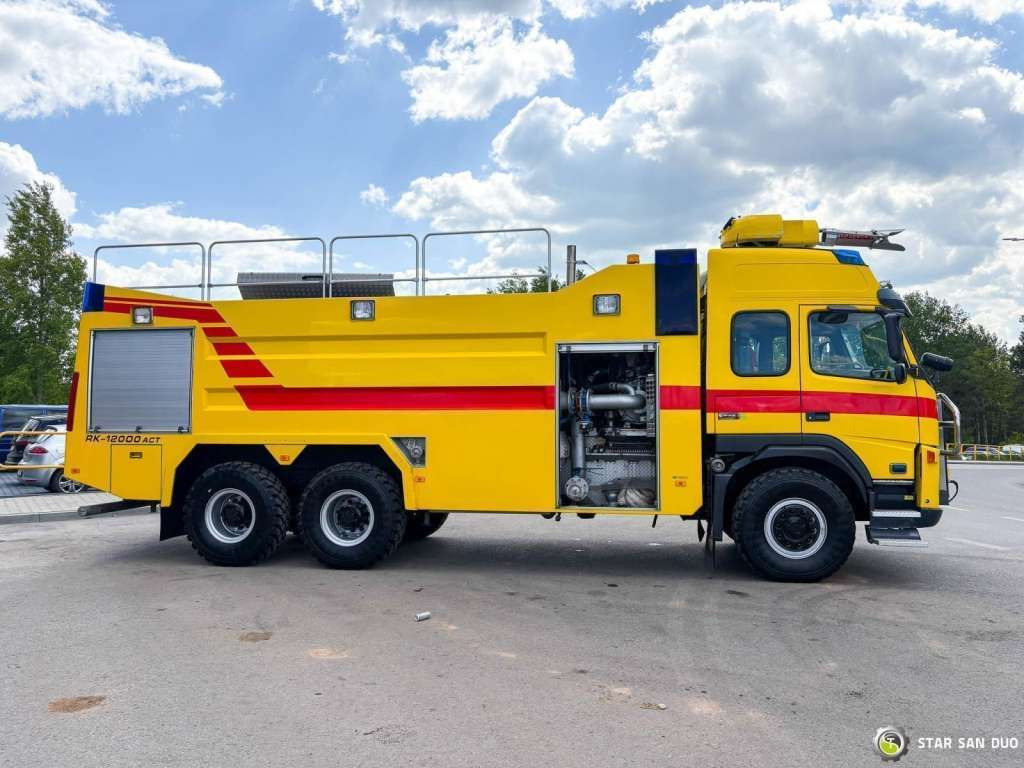 Volvo FM 460 6x6 Rosenbauer Fire Truck LSP Water Tank - Вантажівка: фото 3 Volvo FM 460 6x6 Rosenbauer Fire Truck LSP Water Tank - Вантажівка: фото 3