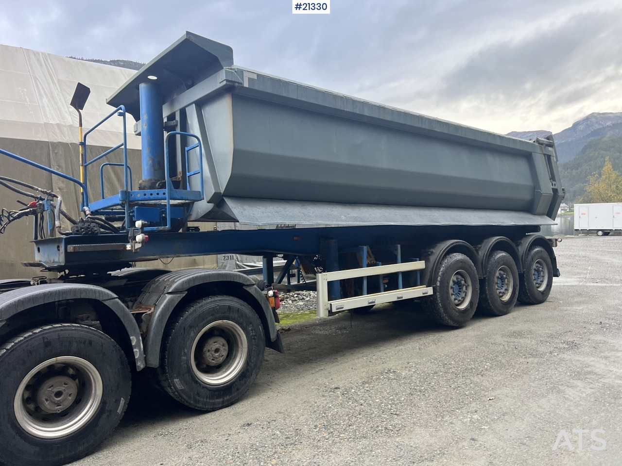 Carnehl 3 akslet tippsemi - Самоскид напівпричіп: фото 4 Carnehl 3 akslet tippsemi - Самоскид напівпричіп: фото 4