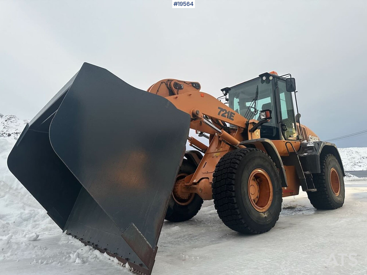 Case 721E hjullaster m/ snøskuffe og grusskuffe. Ny vekt og 2 sett dekk. SE VIDEO - Колісний навантажувач: фото 1 Case 721E hjullaster m/ snøskuffe og grusskuffe. Ny vekt og 2 sett dekk. SE VIDEO - Колісний навантажувач: фото 1