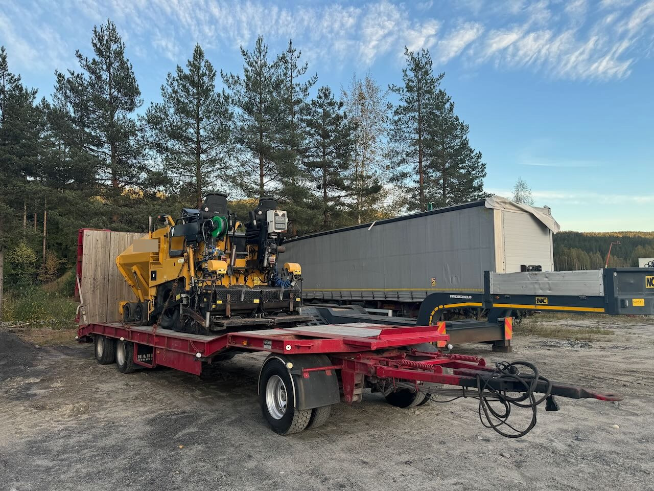 Caterpillar AP 300 - Асфальтоукладач: фото 1 Caterpillar AP 300 - Асфальтоукладач: фото 1