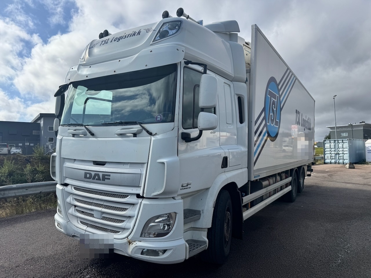 DAF CF440 - Вантажівка з закритим кузовом: фото 1 DAF CF440 - Вантажівка з закритим кузовом: фото 1