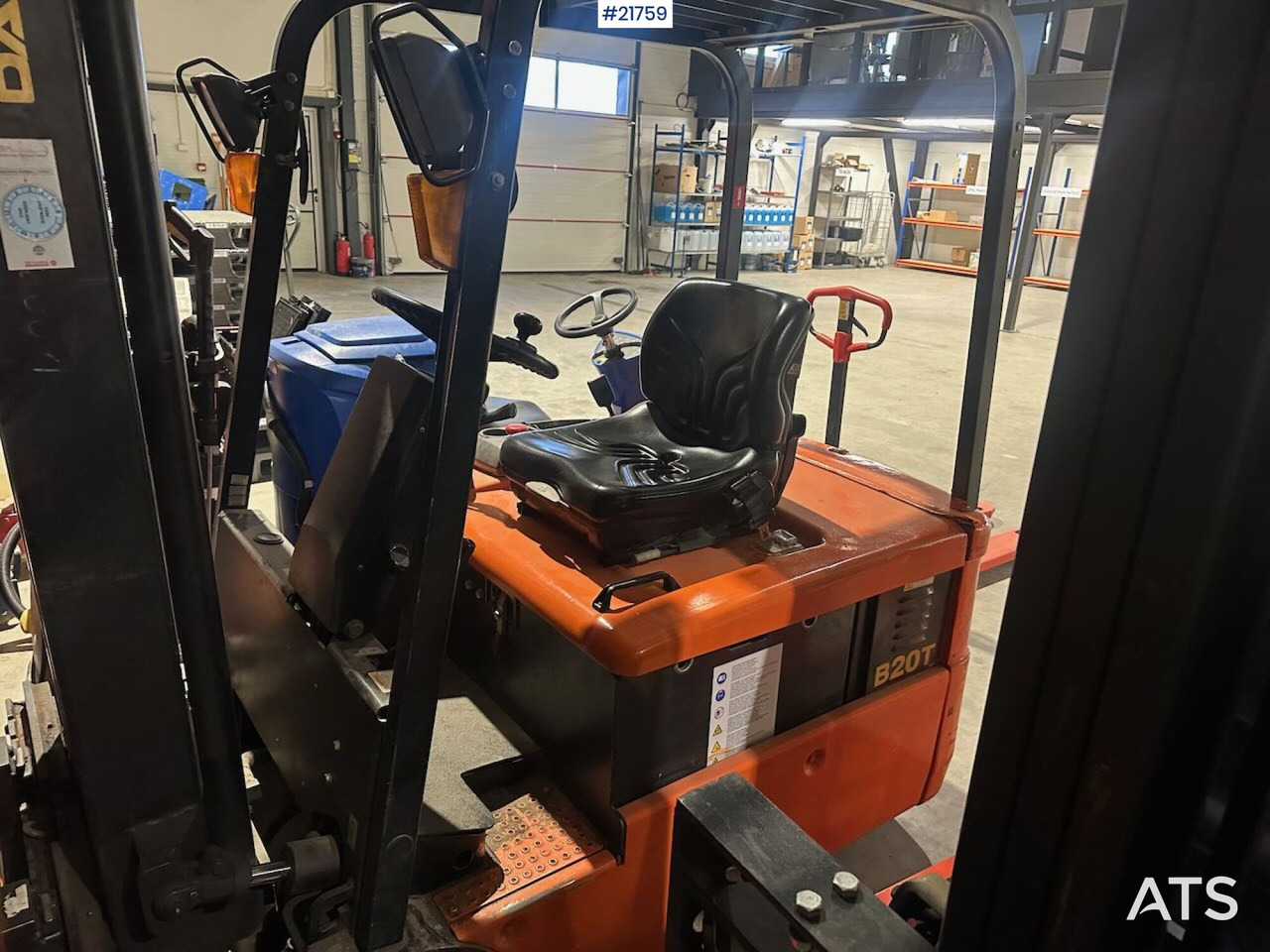 Daewoo B20T truck m/ 4,5 m løftehøyde - Низькорамна платформа напівпричіп: фото 5 Daewoo B20T truck m/ 4,5 m løftehøyde - Низькорамна платформа напівпричіп: фото 5