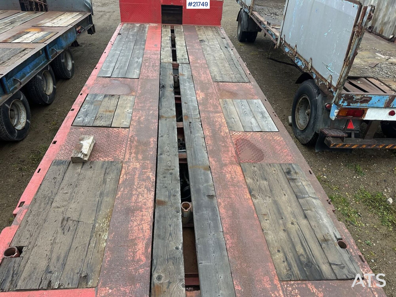 Damm 3SD335 3 akslet maskintralle - Низькорамна платформа напівпричіп: фото 3 Damm 3SD335 3 akslet maskintralle - Низькорамна платформа напівпричіп: фото 3