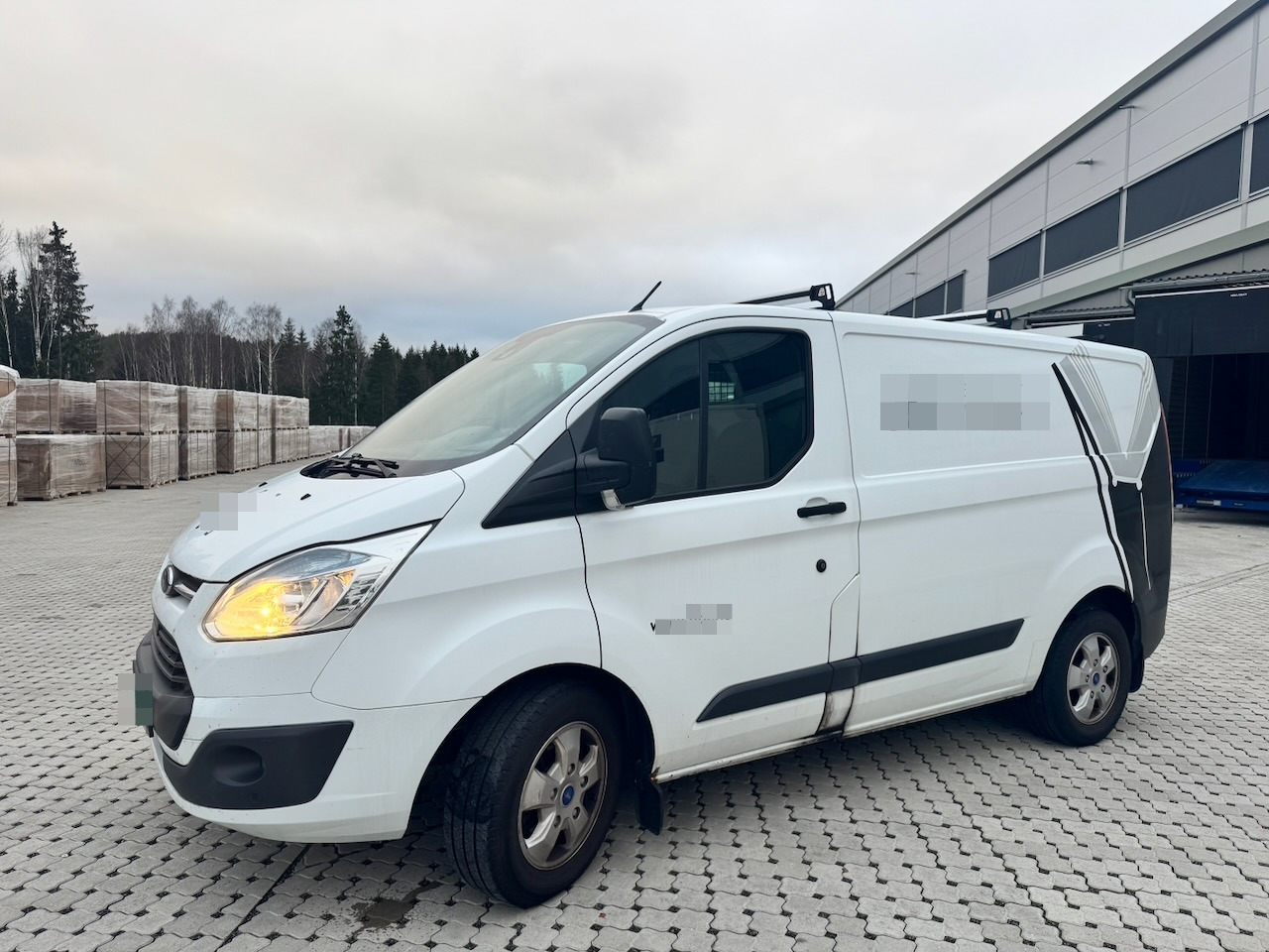 Ford TRANSIT - Суцільнометалевий фургон: фото 2 Ford TRANSIT - Суцільнометалевий фургон: фото 2
