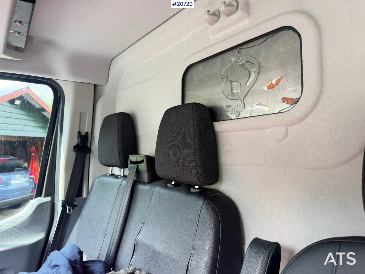 Суцільнометалевий фургон Ford Transit: фото 20