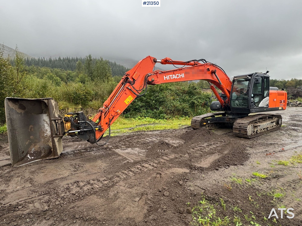 Hitachi ZX210LC - Екскаватор: фото 1 Hitachi ZX210LC - Екскаватор: фото 1