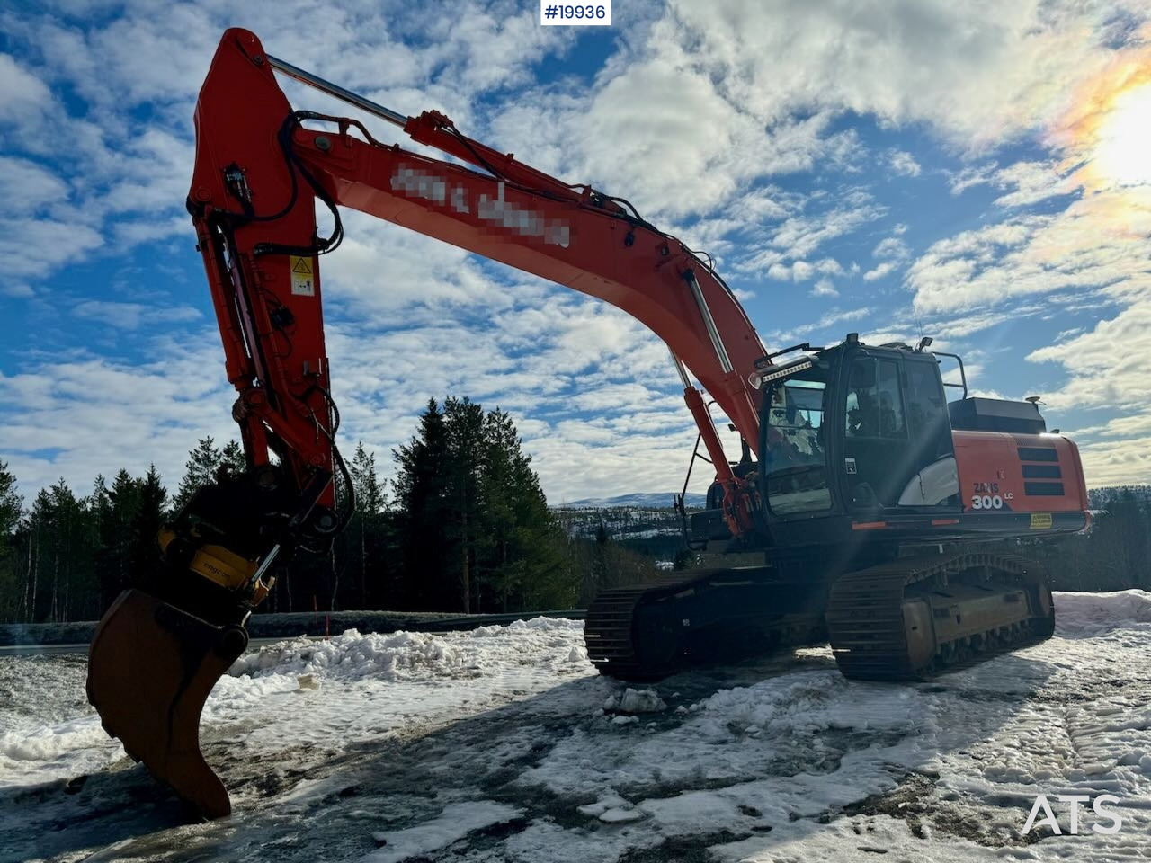 Hitachi ZX300LC-6 - Екскаватор: фото 1 Hitachi ZX300LC-6 - Екскаватор: фото 1