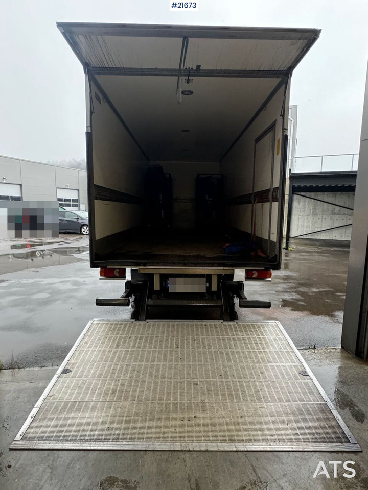 Iveco 75E-210 4x2 skapbil m/ lift SE VIDEO - Вантажівка з закритим кузовом: фото 4 Iveco 75E-210 4x2 skapbil m/ lift SE VIDEO - Вантажівка з закритим кузовом: фото 4