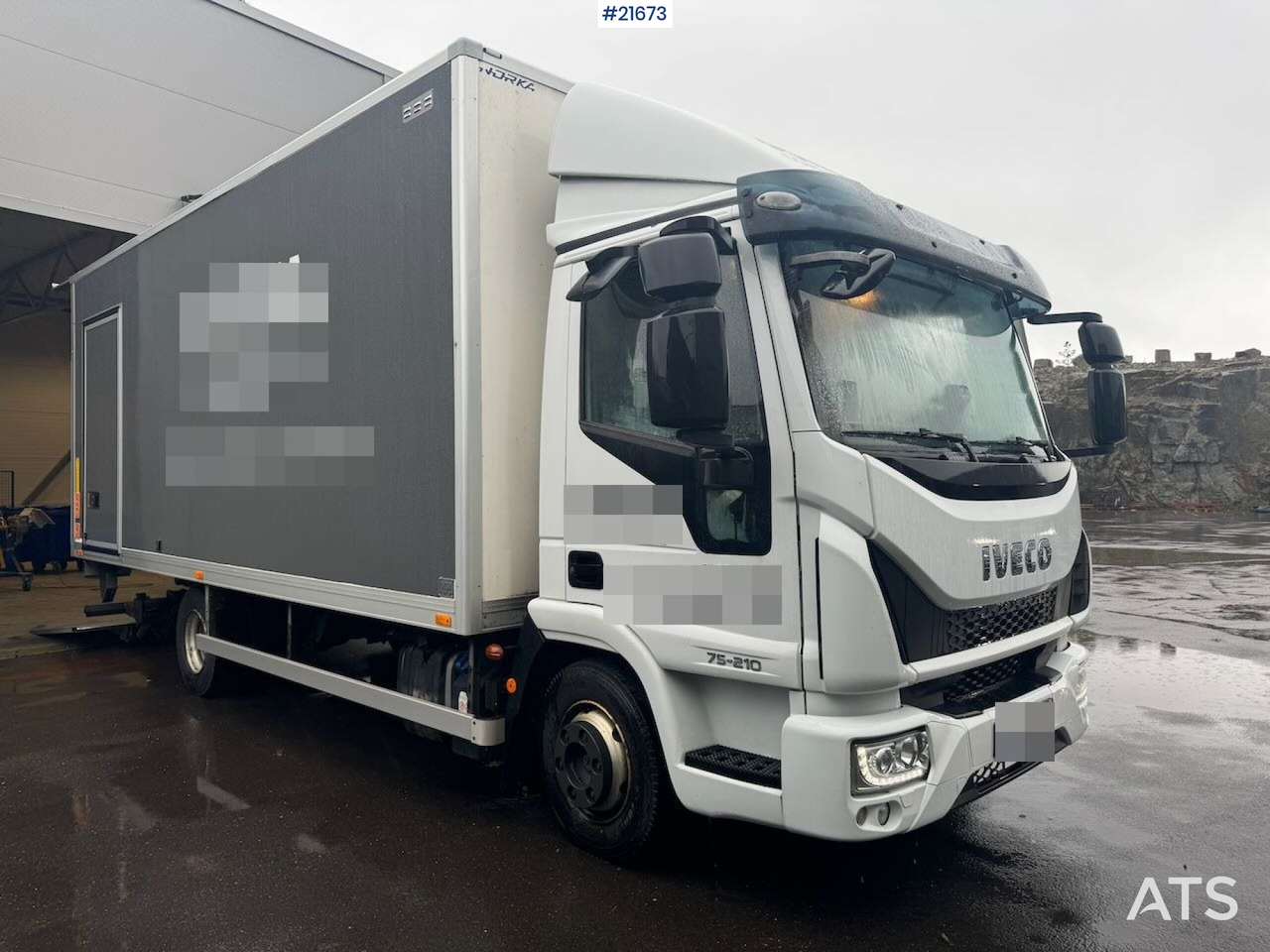 Iveco 75E-210 4x2 skapbil m/ lift SE VIDEO - Вантажівка з закритим кузовом: фото 1 Iveco 75E-210 4x2 skapbil m/ lift SE VIDEO - Вантажівка з закритим кузовом: фото 1