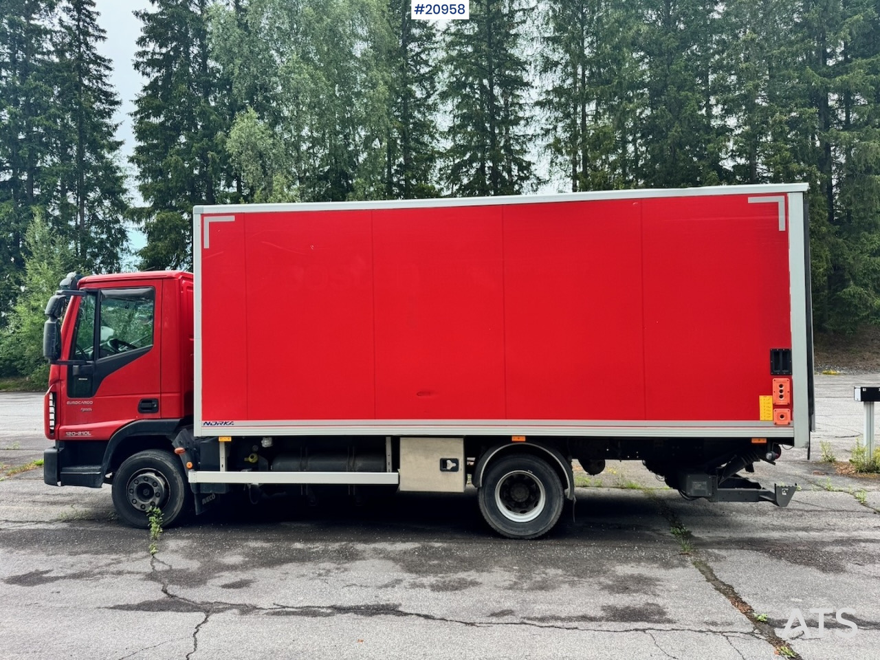 Iveco EuroCargo 120-210L - Вантажівка з закритим кузовом: фото 3 Iveco EuroCargo 120-210L - Вантажівка з закритим кузовом: фото 3
