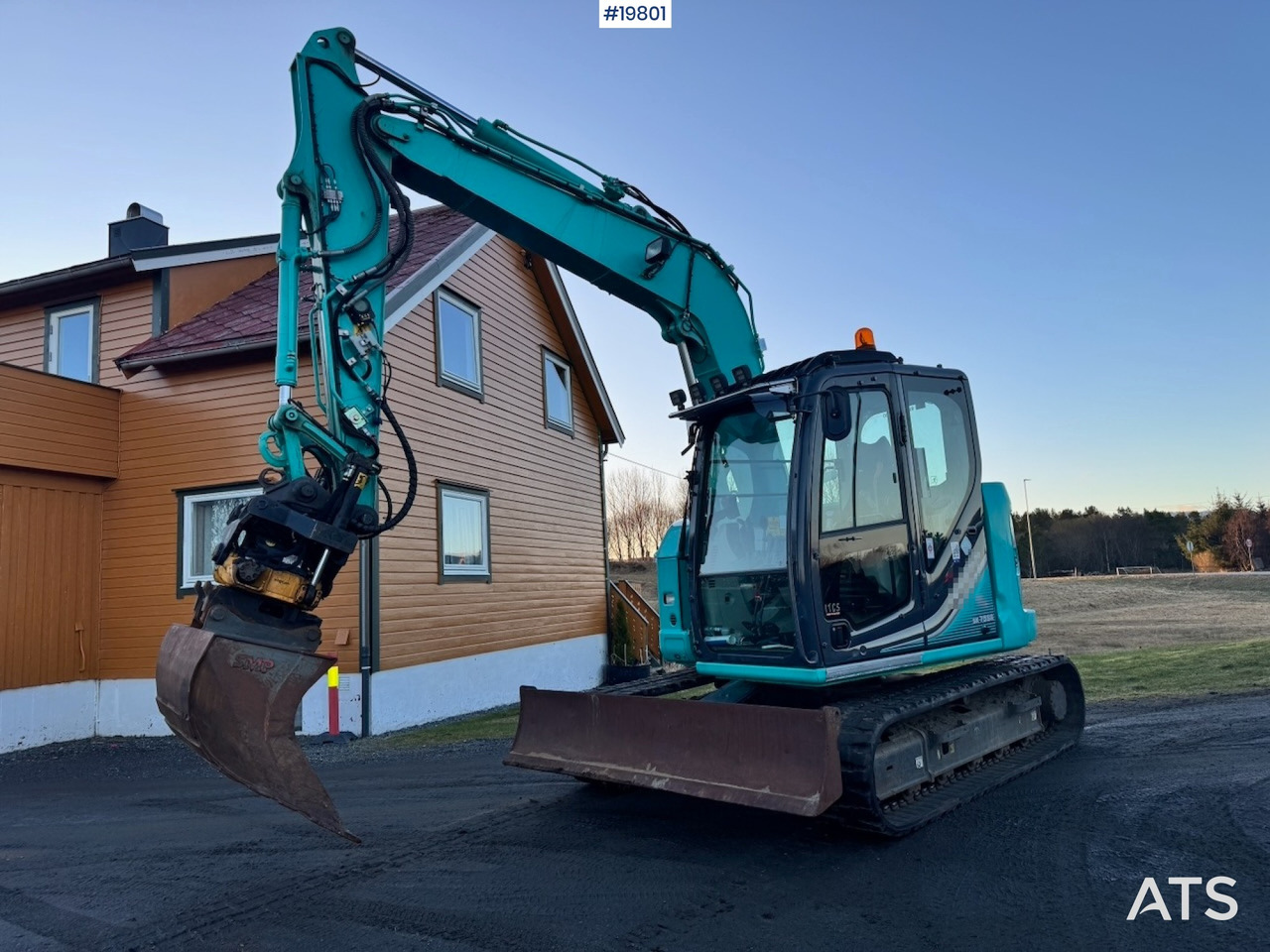 Kobelco SK75SR-3E - Екскаватор: фото 1 Kobelco SK75SR-3E - Екскаватор: фото 1