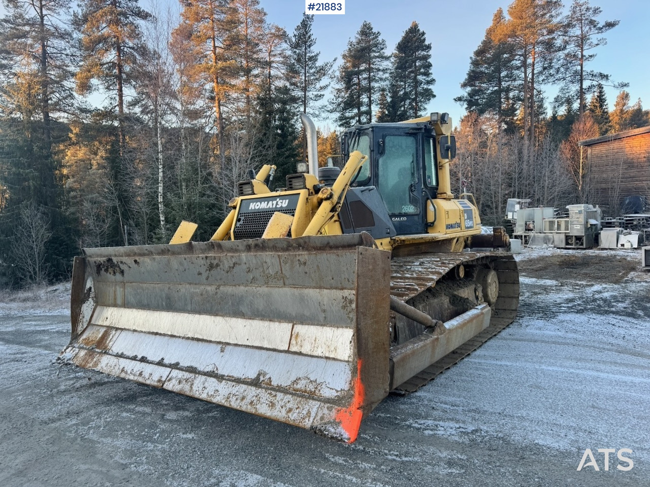 Komatsu D65 PX-15 - Бульдозер: фото 1 Komatsu D65 PX-15 - Бульдозер: фото 1