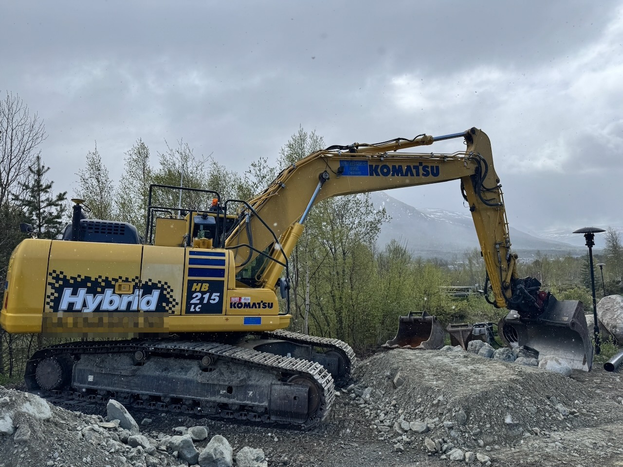Komatsu HB215LC-2 - Екскаватор: фото 3 Komatsu HB215LC-2 - Екскаватор: фото 3