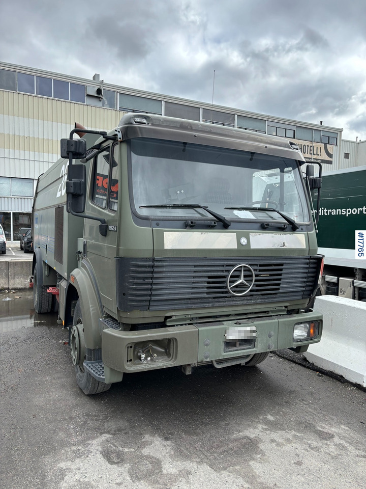 Mercedes 1824 - Підмітально-прибиральна машина: фото 1 Mercedes 1824 - Підмітально-прибиральна машина: фото 1
