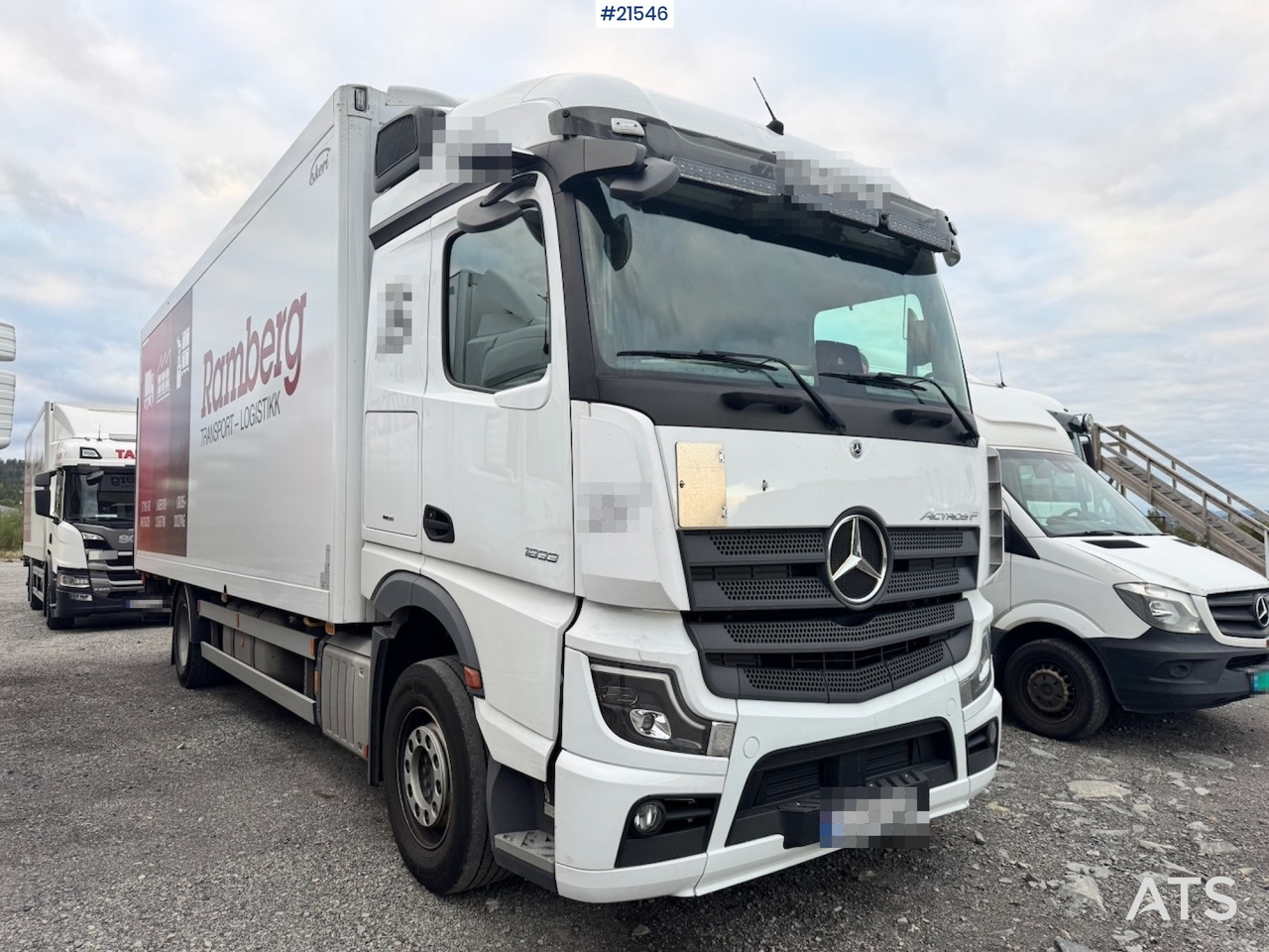 Mercedes Actros 1833 - Вантажівка з закритим кузовом: фото 3 Mercedes Actros 1833 - Вантажівка з закритим кузовом: фото 3