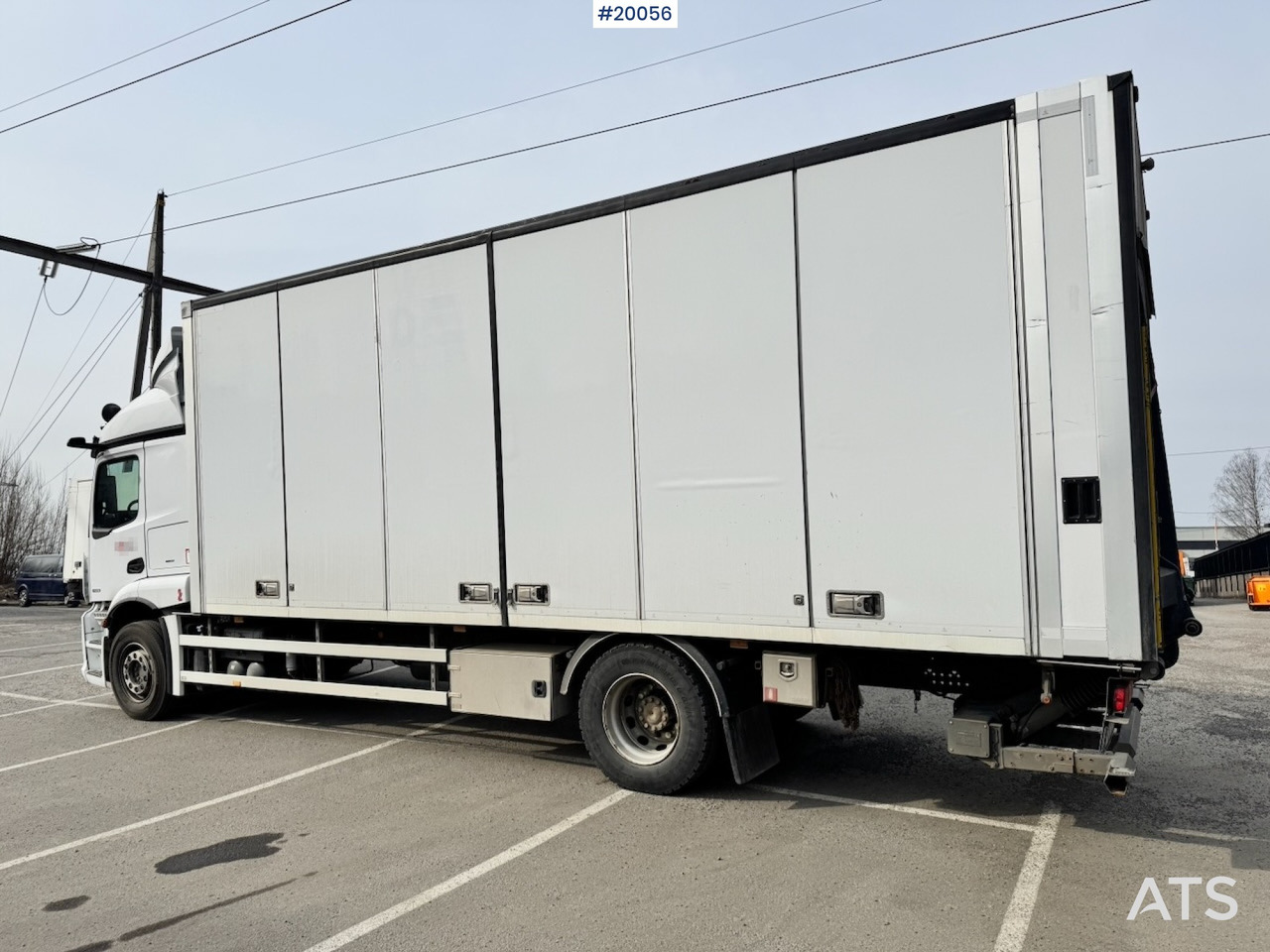 Mercedes Actros 1833 - Вантажівка з закритим кузовом: фото 3 Mercedes Actros 1833 - Вантажівка з закритим кузовом: фото 3